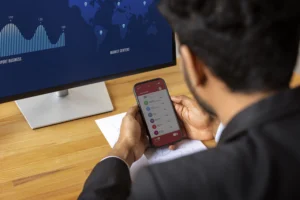 Como identificar golpes financeiros ao buscar investir online